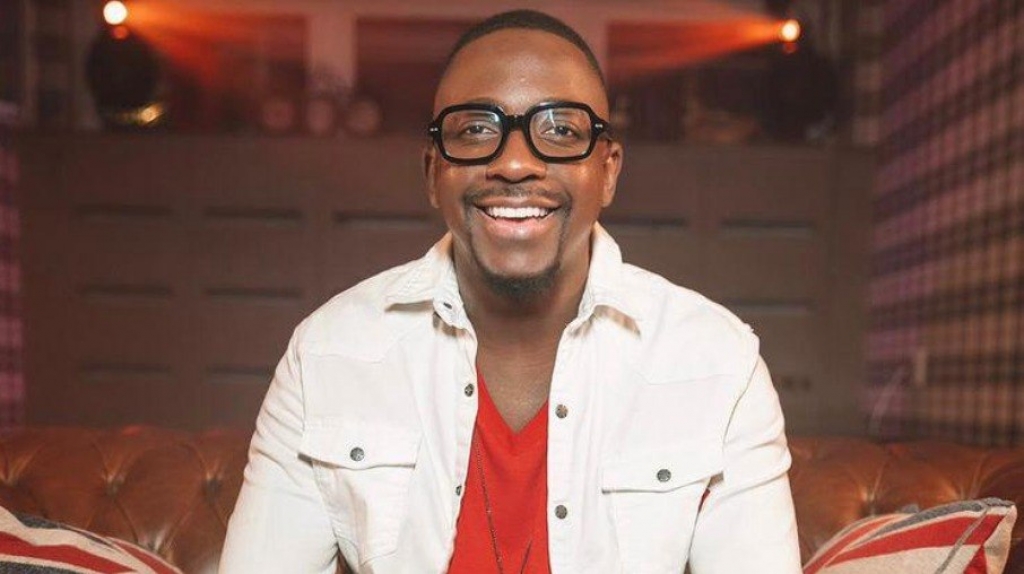 Mumuzinho revela que perdeu dentes antes de show