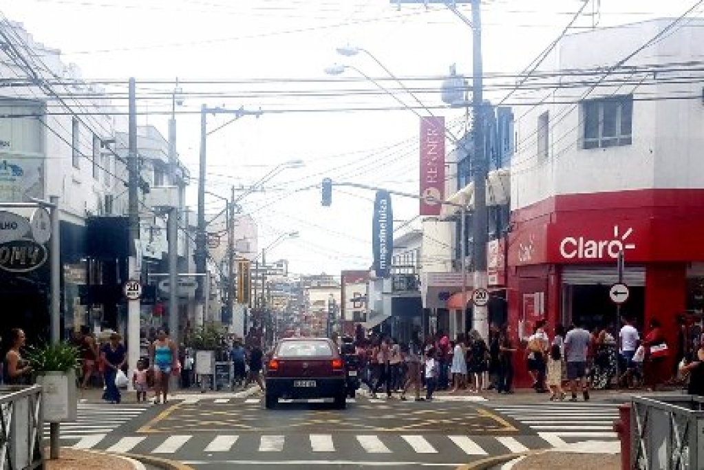 Carnaval muda horário de bancos, comércio e serviços