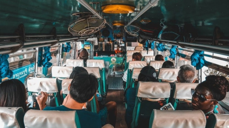 Startup anuncia passagens de ônibus pela metade do preço