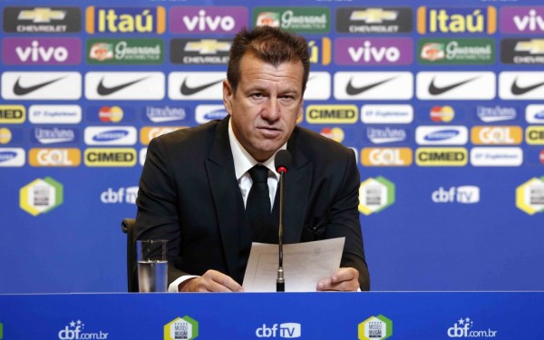 Dunga convoca 23 para Copa Centenário e Seleção ganha auxiliar