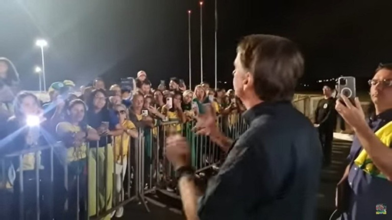 "Desconheço críticas", diz Bolsonaro sobre xenofobia contra o Nordeste