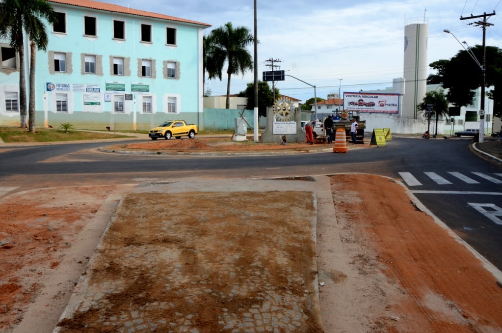 Obras vão mudar rotatória na av Brigadeiro Eduardo Gomes