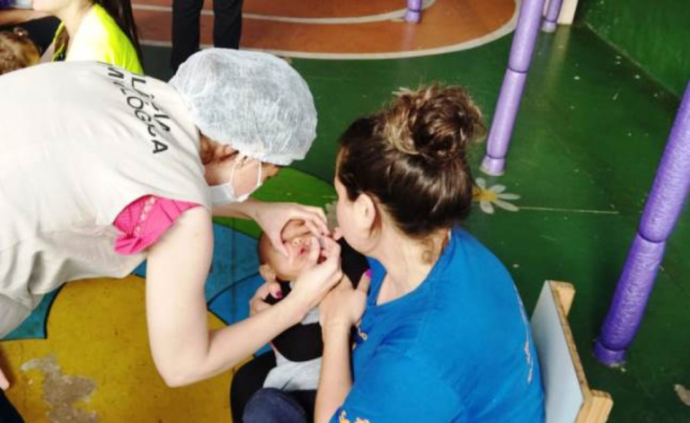 Vacinação contra polio inicia atendimento em escolas municipais de Marília