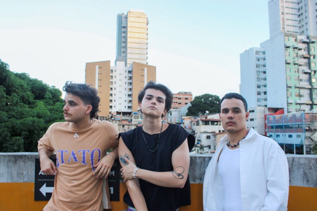 CTRL X lança o single “EU NÃO ME SINTO BEM”