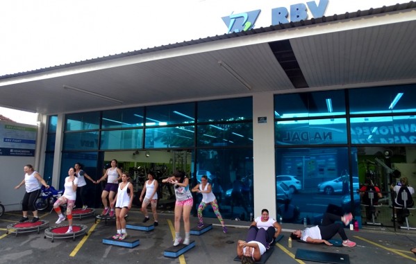 Academia RBV faz “grito de carnaval” com mega aula aberta