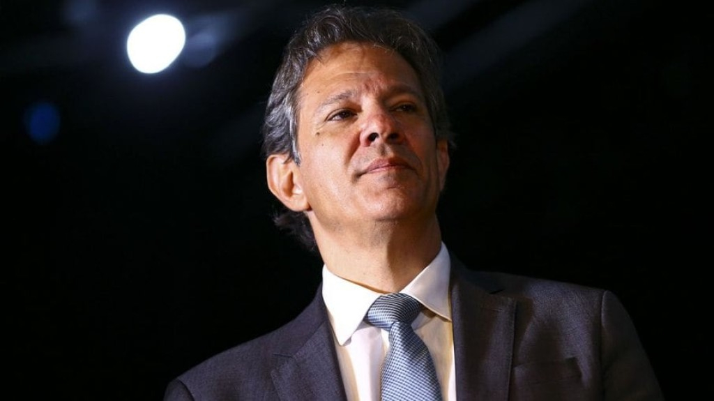 Haddad diz que salário mínimo "vai ser pago normalmente"