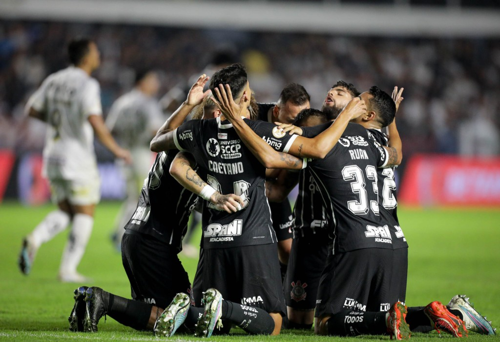 Corinthians vence o Santos fora de casa pelo Brasileirão