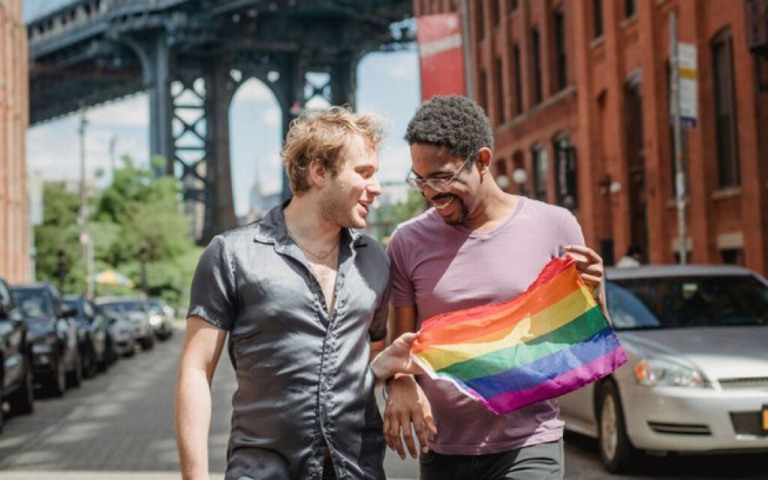 Conheça as experiências vivenciadas por viajantes LGBTQIA+ pelo mundo