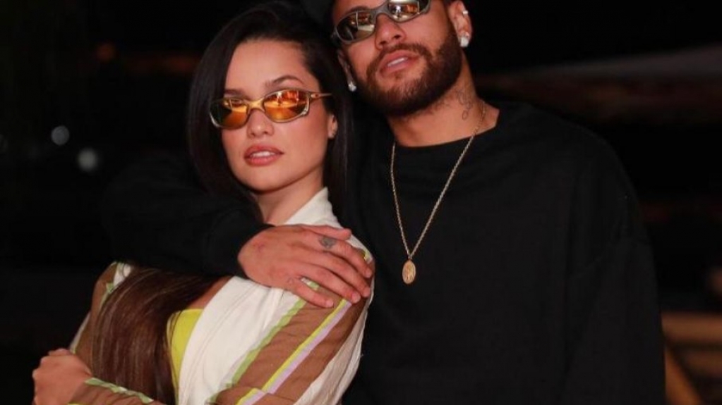Neymar comenta em foto de Juliette: "Sorriso de quem tirou foto comigo" Neymar comenta em foto de Juliette: "Sorriso de quem tirou foto comigo"