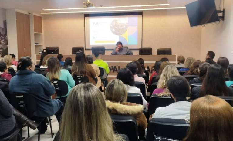 Agente mirim - projeto de Garça mobiliza crianças em escolas contra dengue