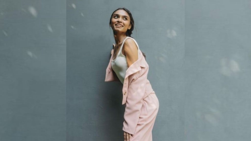 Foto: Reprodução Millennial Pink: saiba como usar a cor indicada por Carolina Herrera