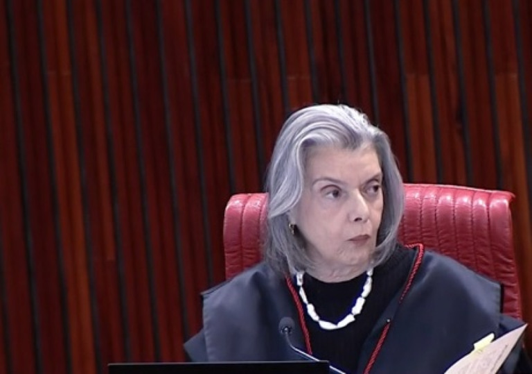 TSE forma maioria para deixar Bolsonaro inelegível por oito anos