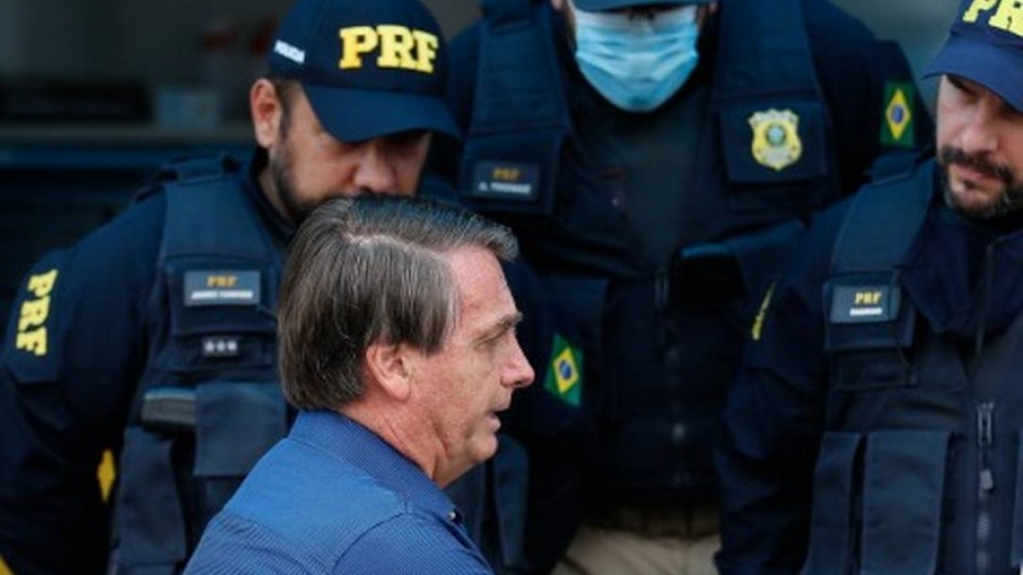 Em novo aceno à categoria, Bolsonaro convoca 1.250 agentes da PF e PRF Em novo aceno à categoria, Bolsonaro convoca 1.250 agentes da PF e PRF
