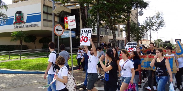 Protesto contra cortes na saúde ataca Alckmin e pede encampação da Famema