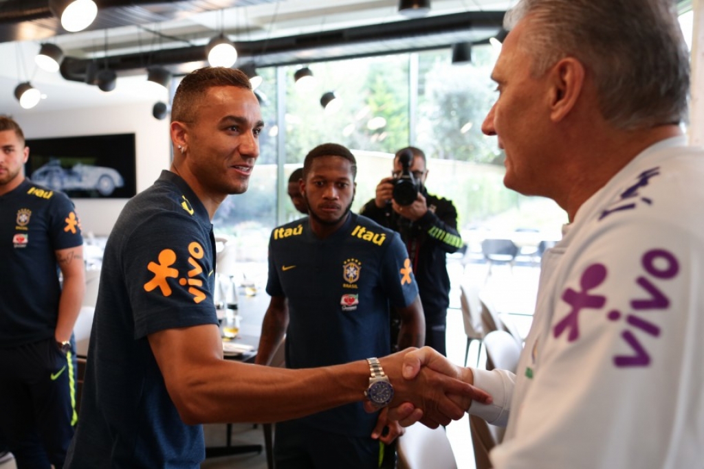 Equipe iniciou apresentação e trabalho na Inglaterra