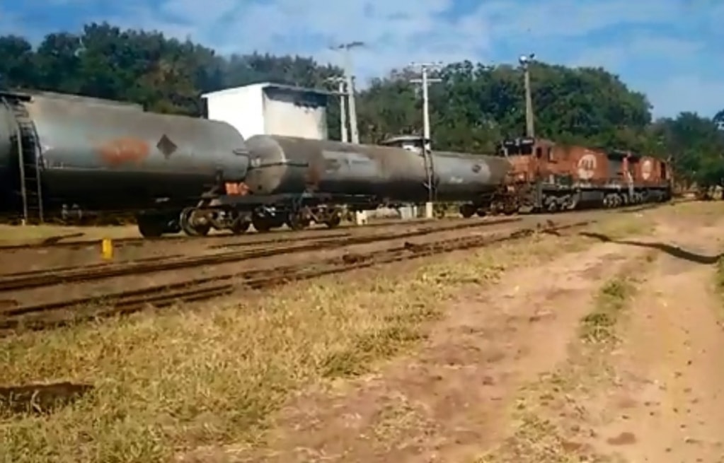 Trem com combustível descarrila em Bauru; há suspeita de sabotagem