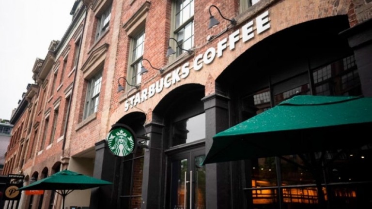 Após McDonald's, Starbucks também vai encerrar operações na Rússia