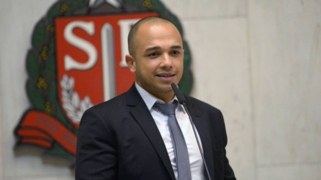 PGR entra com procedimento criminal contra o deputado Douglas Garcia PGR entra com procedimento criminal contra o deputado Douglas Garcia