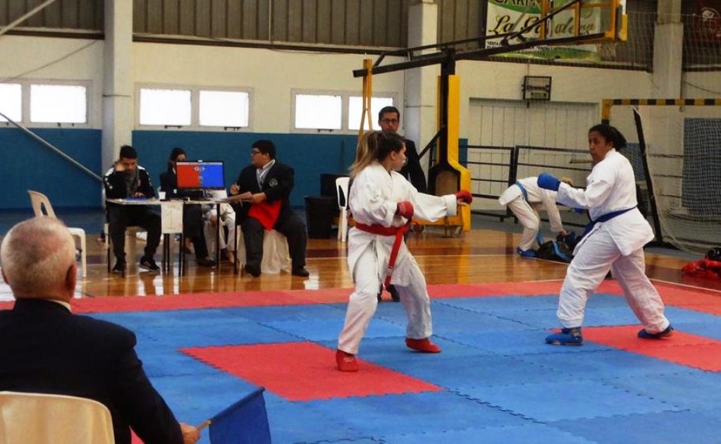 Atleta revelada em projeto social de Marília conquista medalhas na Argentina