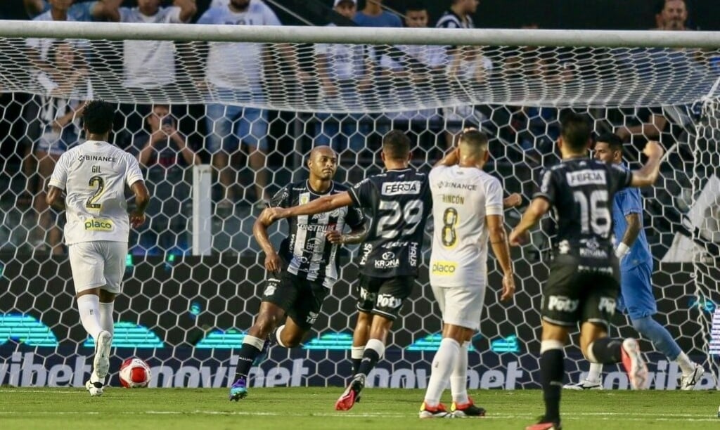 Santos sofre, mas vence Inter de Limeira na última rodada da primeira fase do Paulistão