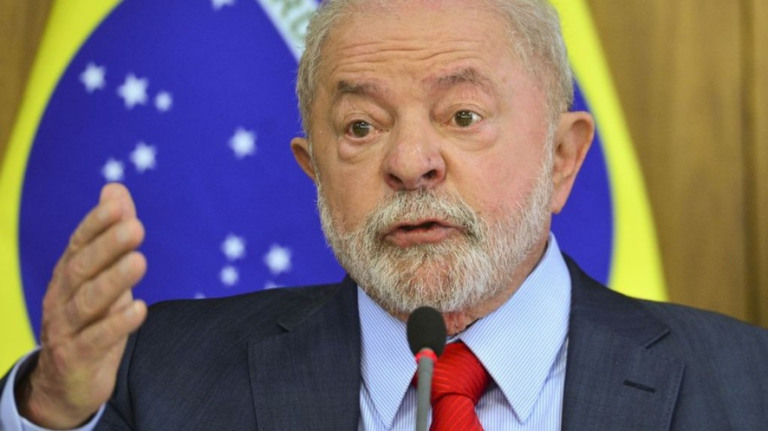 Deputado entra com pedido de impeachment contra Lula na Câmara