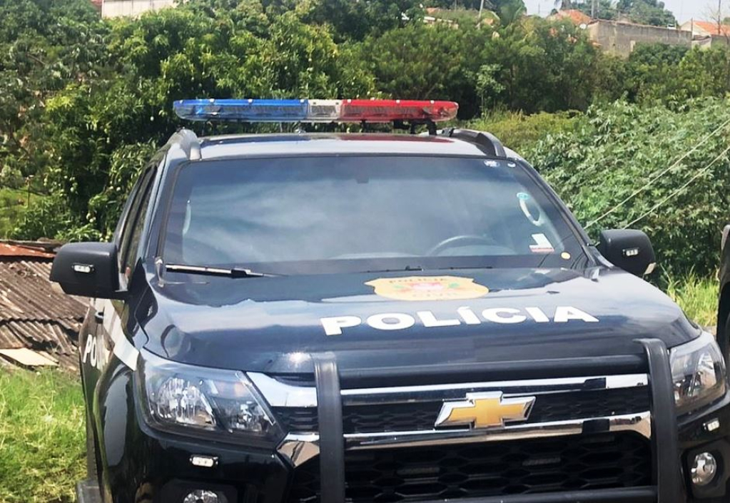 Homem de 28 anos é preso com drogas, usava casa abandonada na zona norte