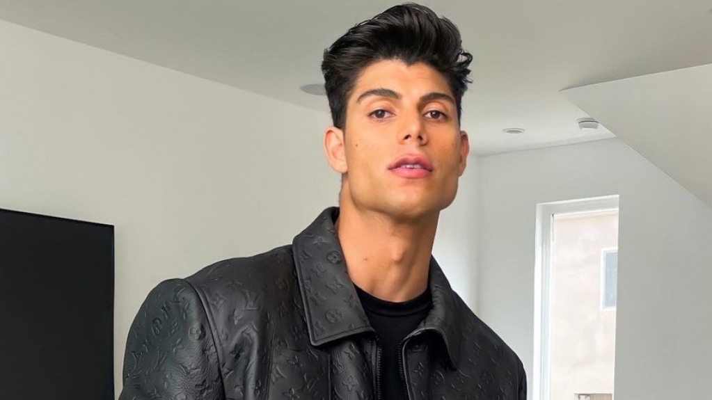 Brasileiro de 22 anos compra mansão de John Lennon por R$ 25 milhões