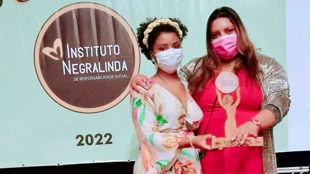 CEO de projeto apoiado por Brunet, Débora Denecke é premiada em Recife