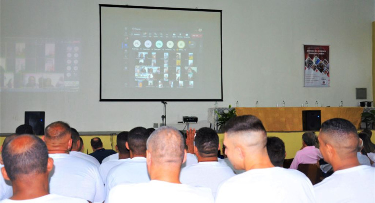 Projeto de trabalho em presídio faz live para famílias de detentos