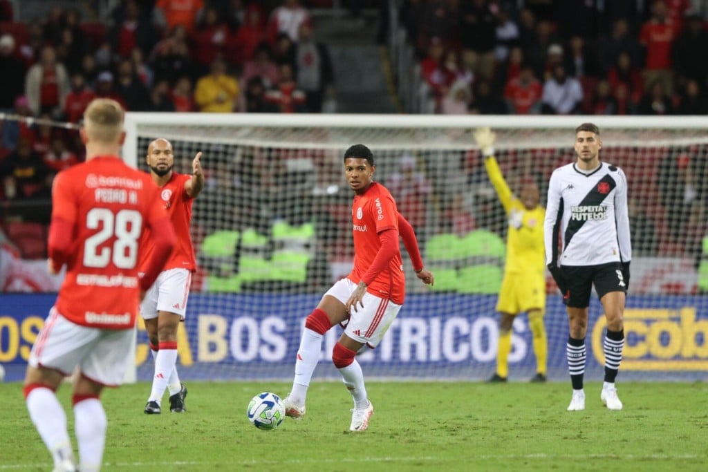 Inter vence o Vasco pela 10ª rodada do Brasileirão