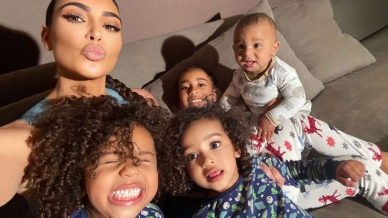 Kim Kardashian retoma status civil de solteira durante divórcio com Ye