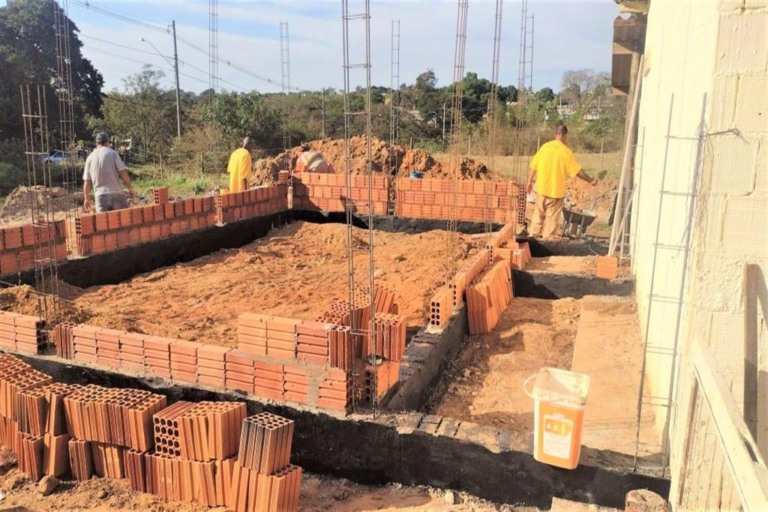 Detentos fazem reforma e construção em cozinha de projeto social em Pirajuí