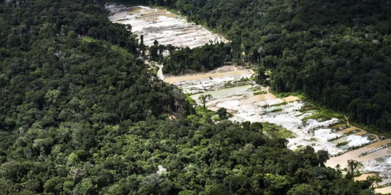 © Daniel Beltrá/ Greenpeace/