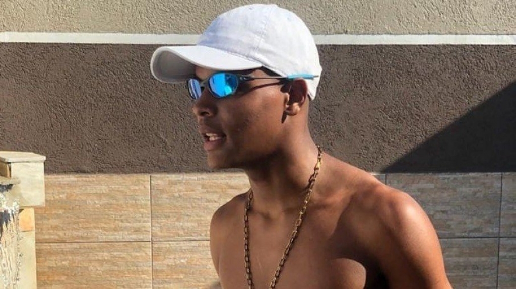 Pistoleiro que matou vereador é suspeito de assassinar MC Jotinha Pistoleiro que matou vereador é suspeito de assassinar MC Jotinha