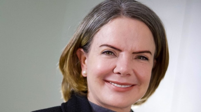 'Não tínhamos outra pessoa', diz Gleisi sobre PT apoiar Lira na Câmara