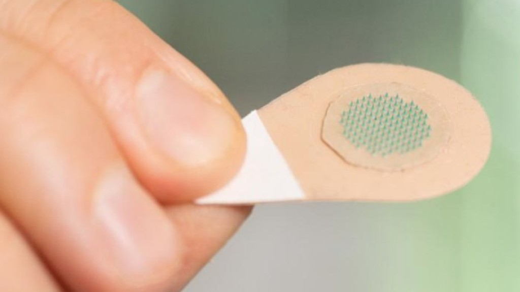 Adesivo aplica tatuagem sem dor