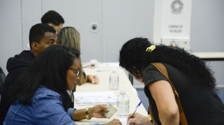 Pela primeira vez, abstenção no segundo turno é menor que no primeiro