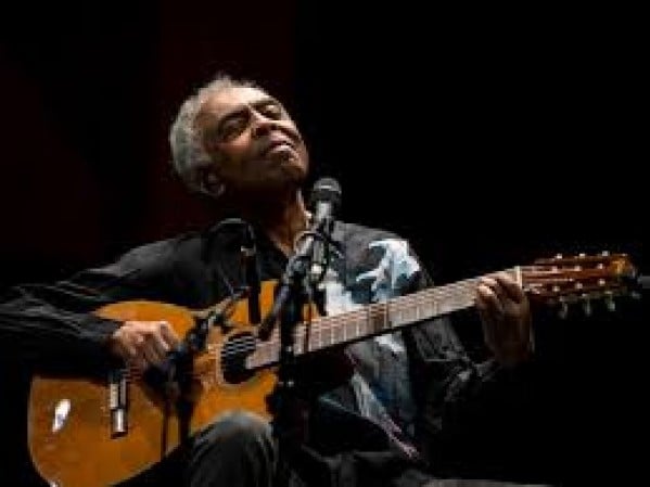 Boataria divulga morte de Gilberto Gil e pega até ex-governadora