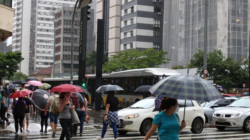 Temperaturas caem nesta semana em SP; Sul tem previsão de temporais