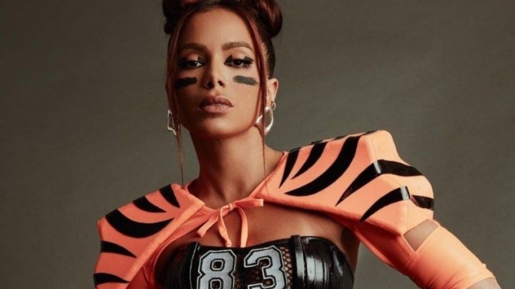 Anitta troca festa de Kim Kardashian por Carnaval com Carla Perez Anitta troca festa de Kim Kardashian por Carnaval com Carla Perez