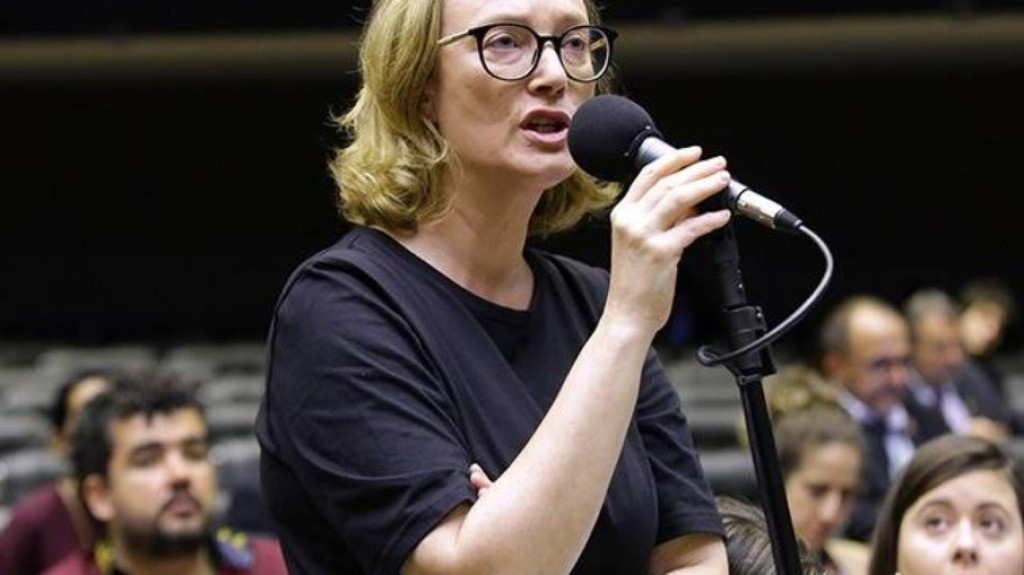 Maria do Rosário aciona MPF para investigar prevaricação de Bolsonaro Maria do Rosário aciona MPF para investigar prevaricação de Bolsonaro