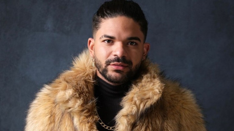 "Gosto de roupas extravagantes", entrega influencer Guilherme Augusto