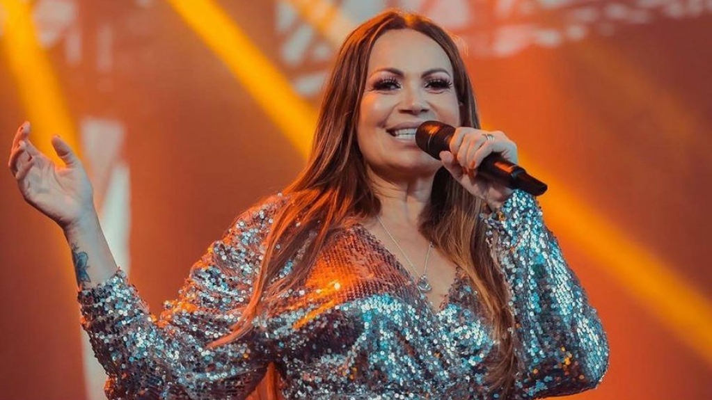 Solange Almeida relembra crise de pânico por uso de cigarro eletrônico Solange Almeida relembra crise de pânico por uso de cigarro eletrônico