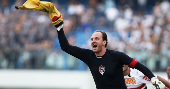 Rogério Ceni na comemoração do centésimo gol em 2011 – Wagner Carmo/VIPCOMM