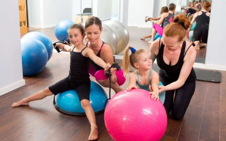 Pilates traz diversos benefícios para crianças e adolescentes Pilates traz diversos benefícios para crianças e adolescentes