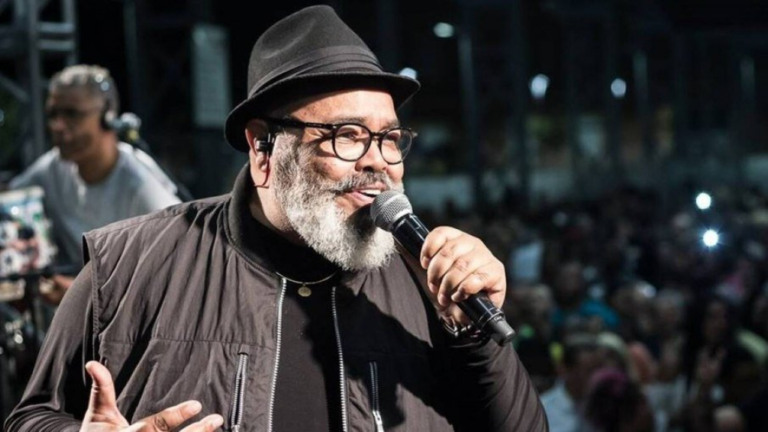 Após ser internado, Jorge Aragão retorna aos palcos