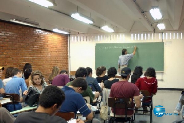 Programa atende estudantes em famíolias com renda até 2,5 salários – Agência Brasil