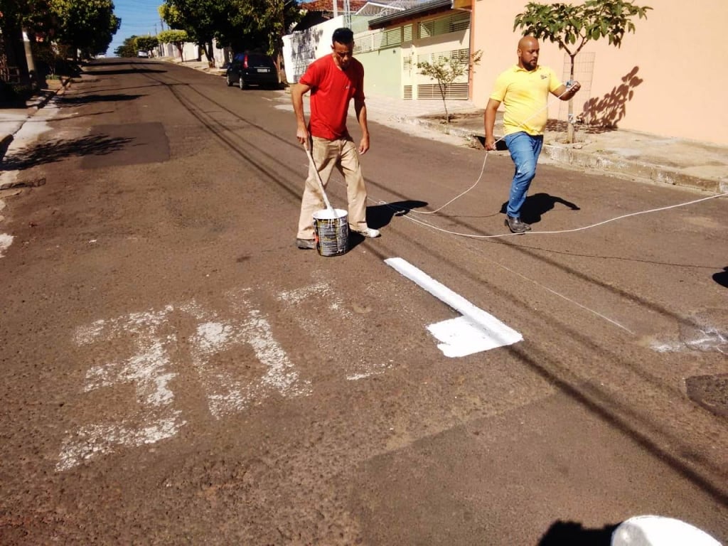 Sinalização de ruas chega à zona oeste de Marília