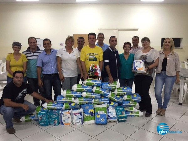 Rotary e associação doam fraldas ao Lar São Vicente