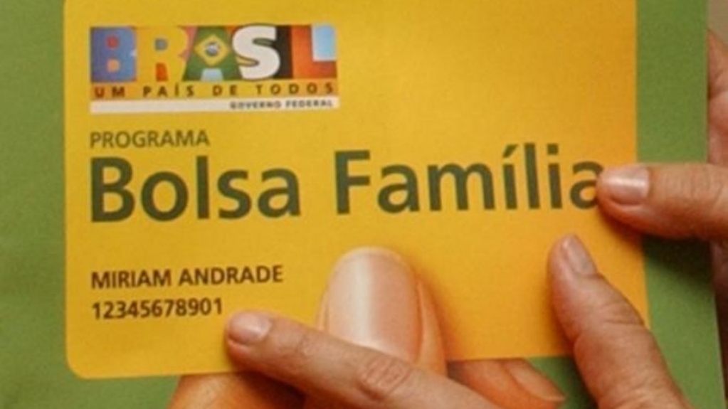 Bolsa Família não deve ter reajuste em 2022, prevê Orçamento de 2022